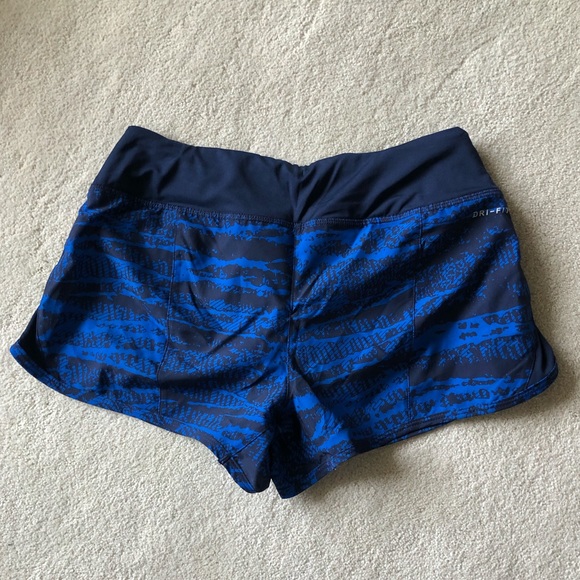 NEW Nike Women’s Dri-Fit Michigan Wolverines Running Shorts - Picture 4 of 6